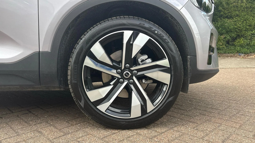 Volvo XC40 Plus Pro B4 Mild Hybrid Dark Blond Leather #9