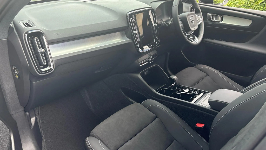 Volvo XC40 Plus Pro B4 Mild Hybrid Dark Blond Leather #14