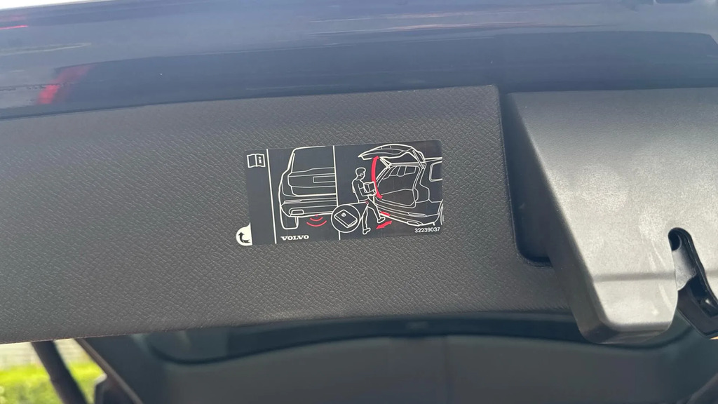 Volvo XC90 T8 Recharge Plus Dark Grey #34