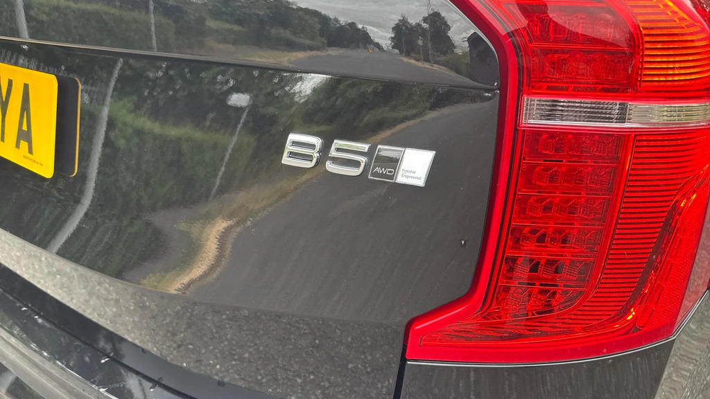 Volvo XC90 T8 Recharge Plus Dark Grey #36