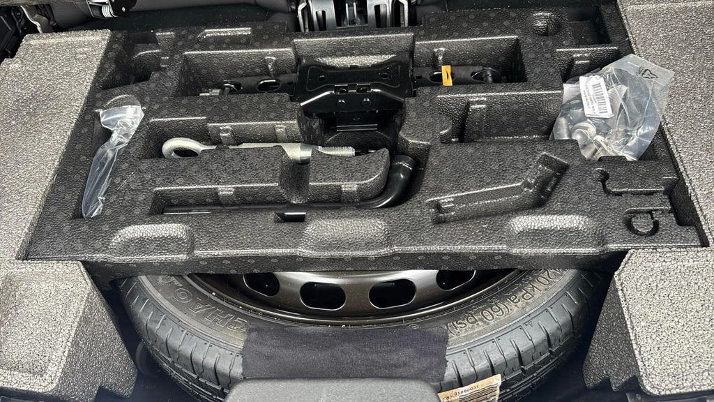 Volvo XC90 T8 Recharge Plus Dark Grey #35