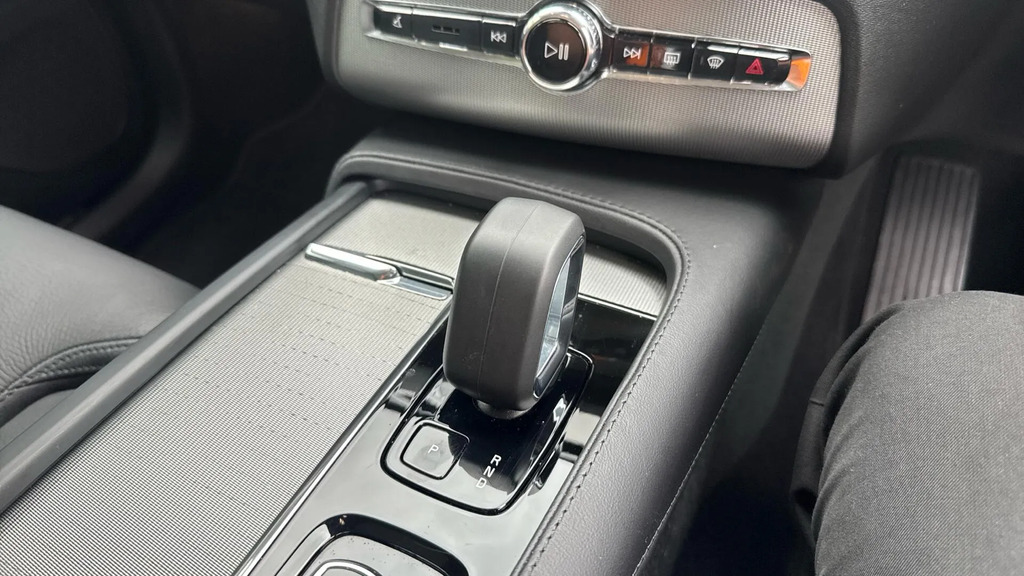 Volvo XC90 T8 Recharge Plus Dark Grey #24