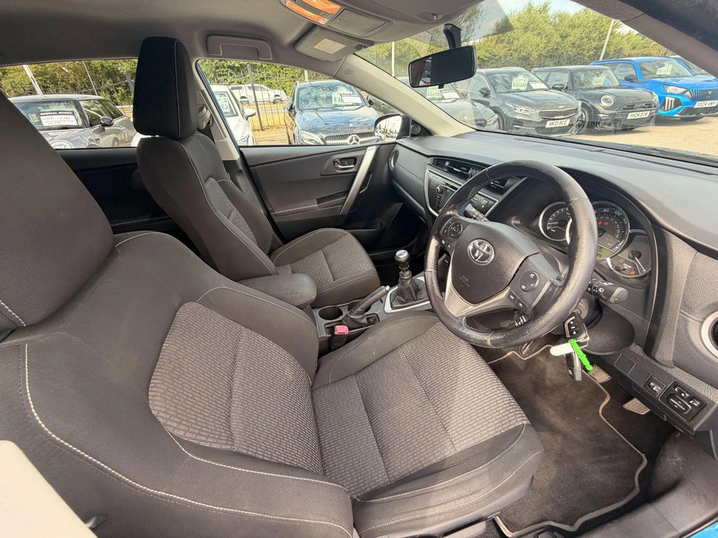 Toyota Auris 1.8 Vvti Excel Brown #12