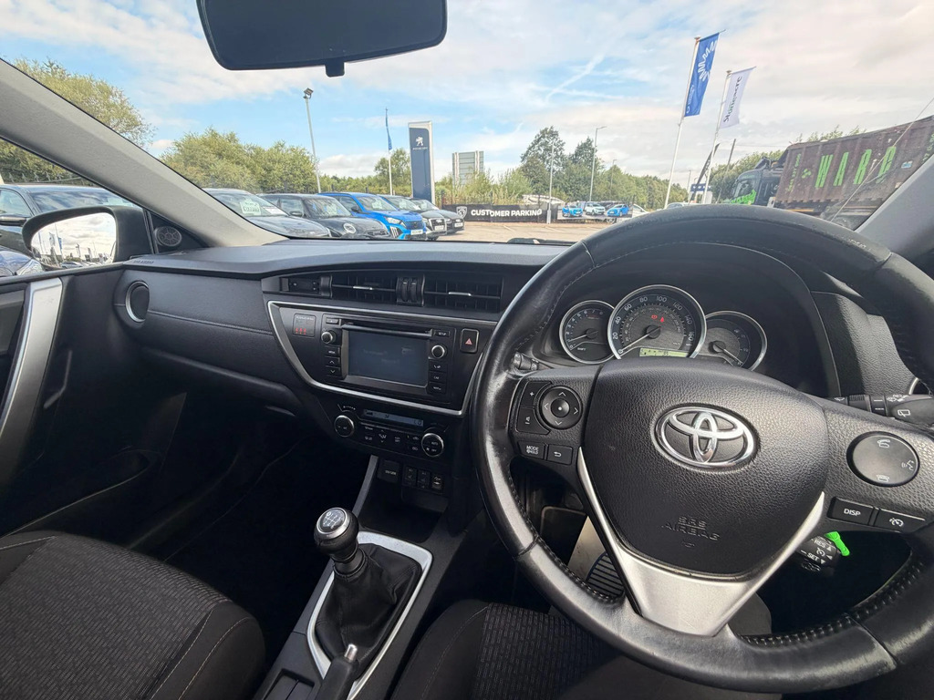Toyota Auris 1.8 Vvti Excel Brown #10