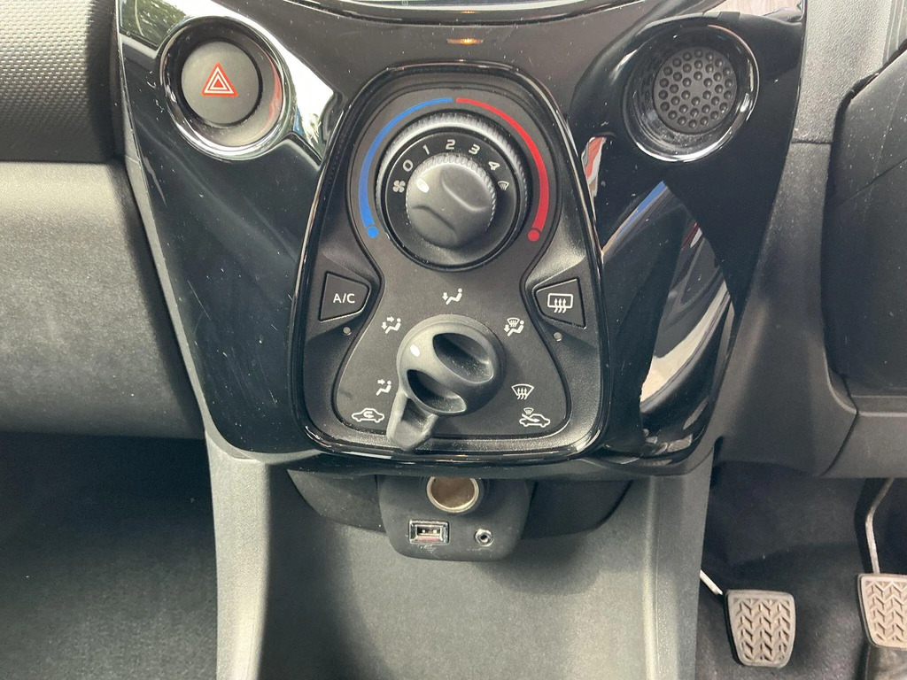 Citroen C1 1.0 Vti 72 Shine Grey #10