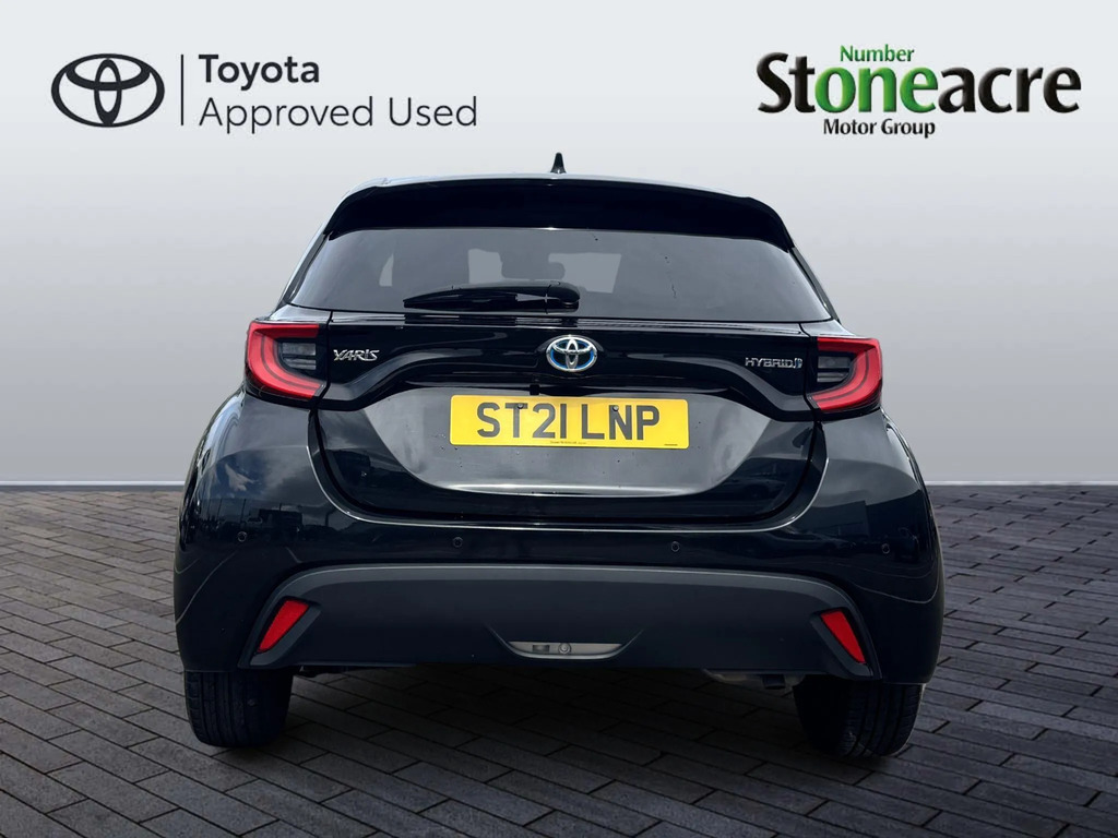 Toyota Yaris 1.5 Hybrid Design Cvt  #4
