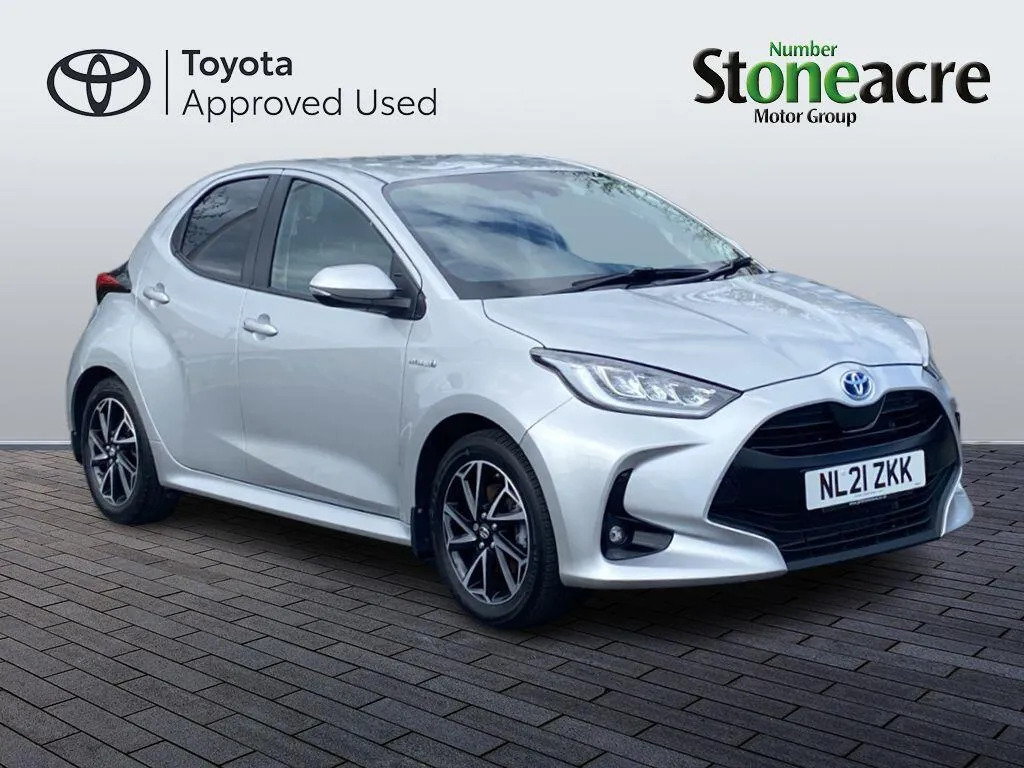 Toyota Yaris 1.5 Hybrid Design Cvt Silver