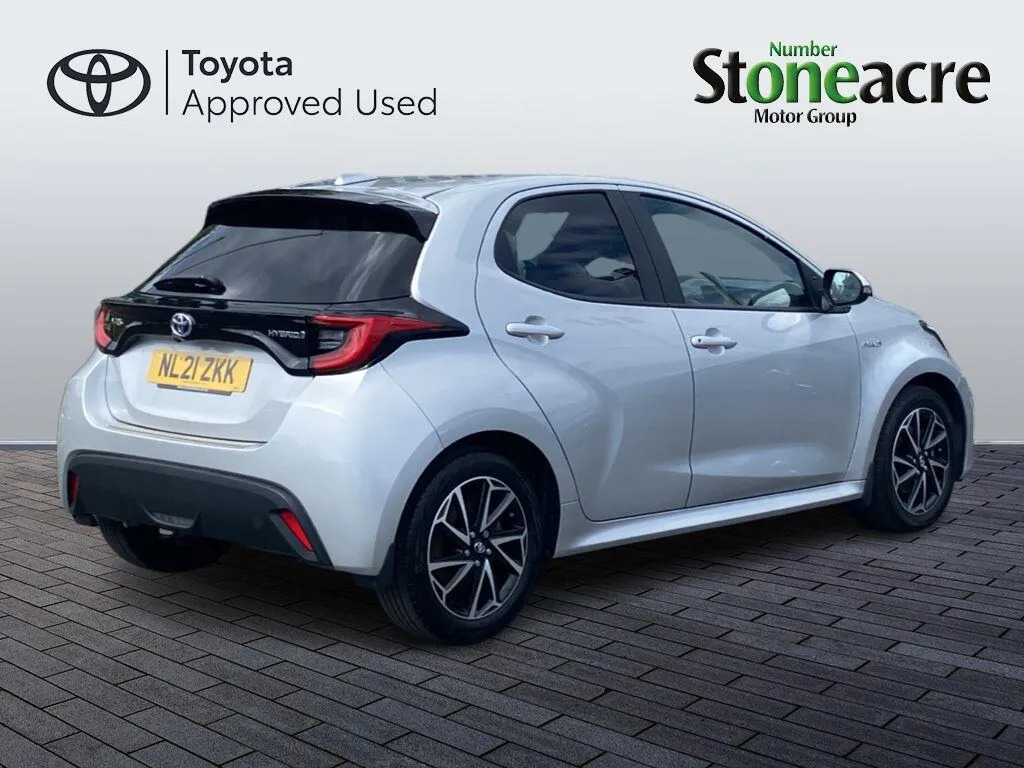 Toyota Yaris 1.5 Hybrid Design Cvt Silver #3
