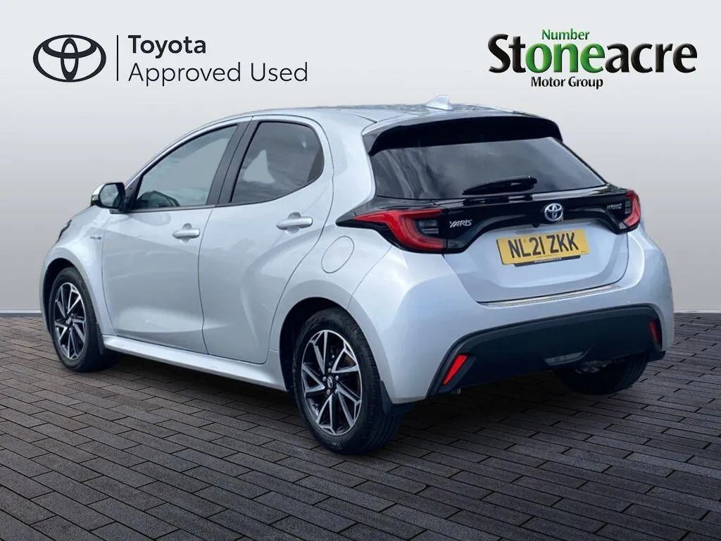 Toyota Yaris 1.5 Hybrid Design Cvt Silver #5