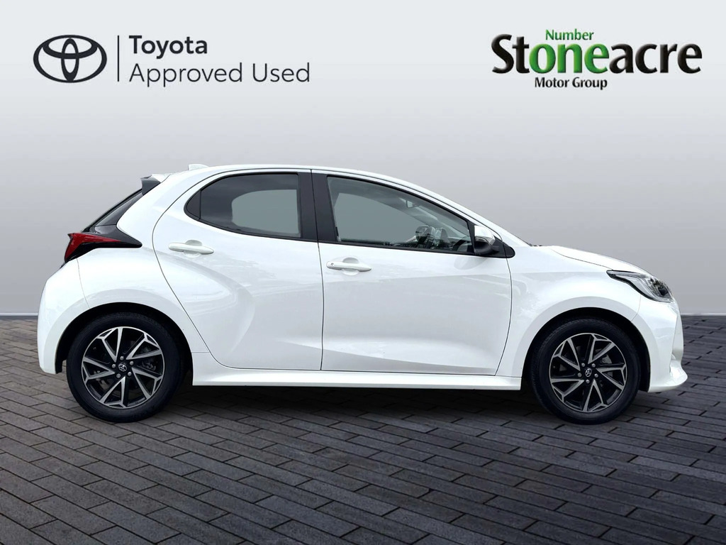 Toyota Yaris 1.5 Hybrid Design Cvt  #2