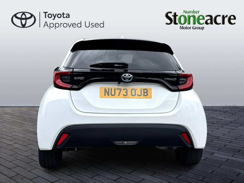 Toyota Yaris 1.5 Hybrid Design Cvt  #4