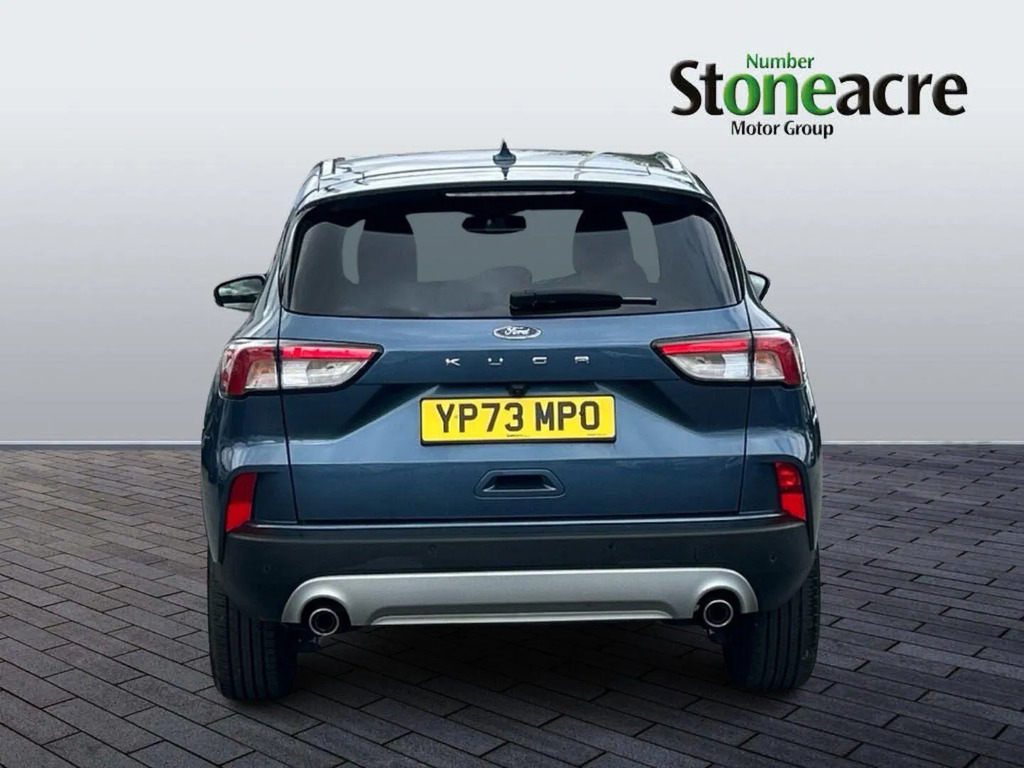 Ford Kuga 1.5 Ecoboost 150 Titanium Edition #4