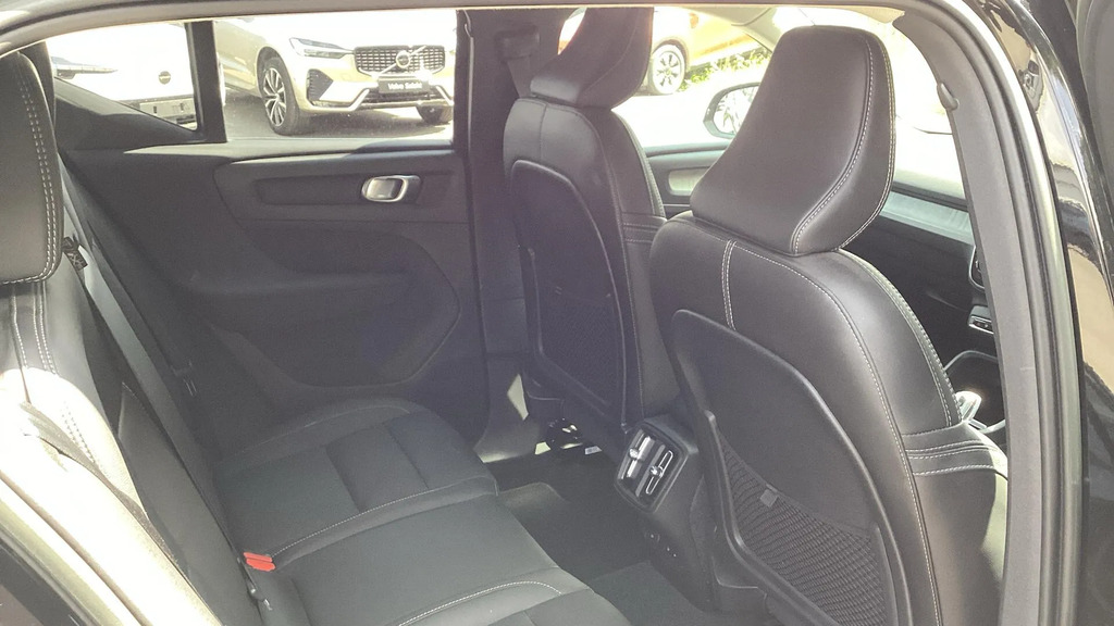 Volvo XC40 2.0 B3p Plus Dark #6