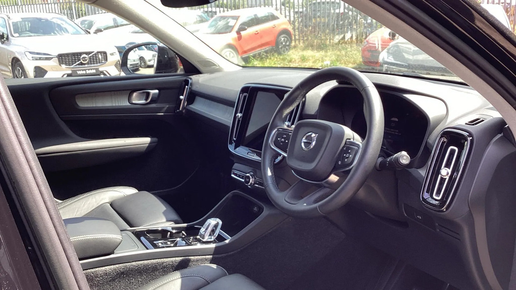 Volvo XC40 2.0 B3p Plus Dark #4