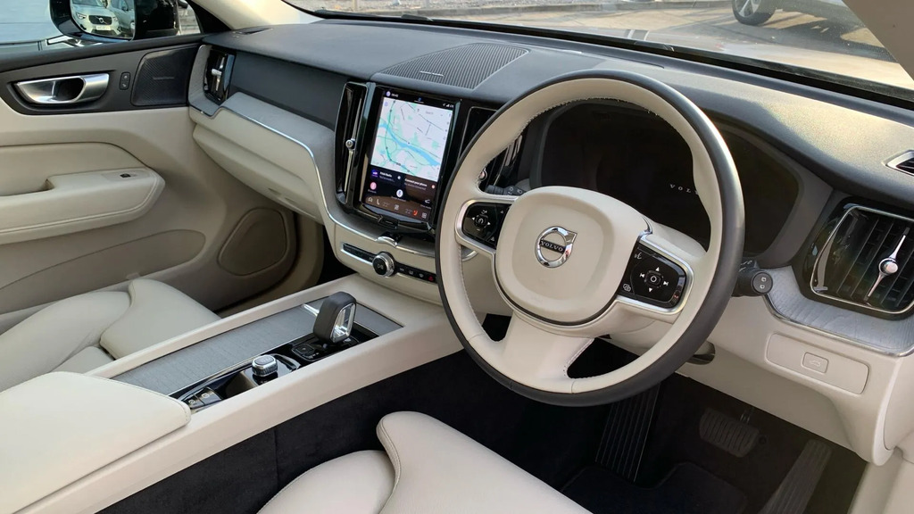 Volvo XC60 Plus Dark B4 Awd Mild Hybrid #4