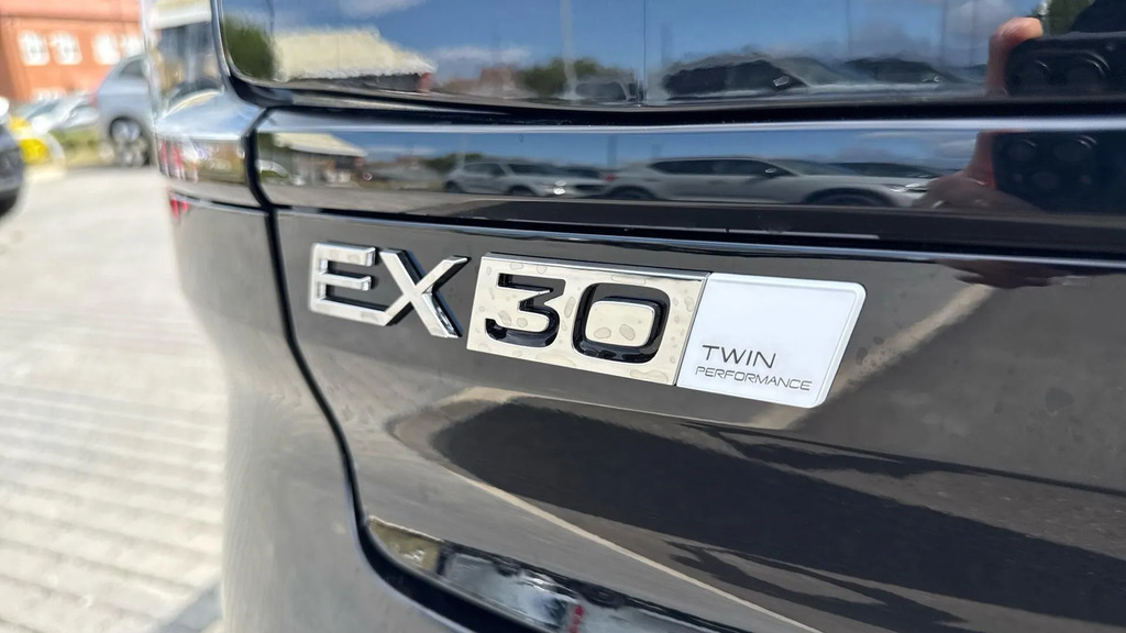 Volvo EX30 Ultra, Twin Motor Performance, White #28