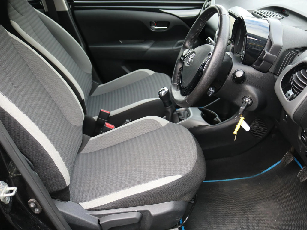 Toyota Aygo X-press Grey #12