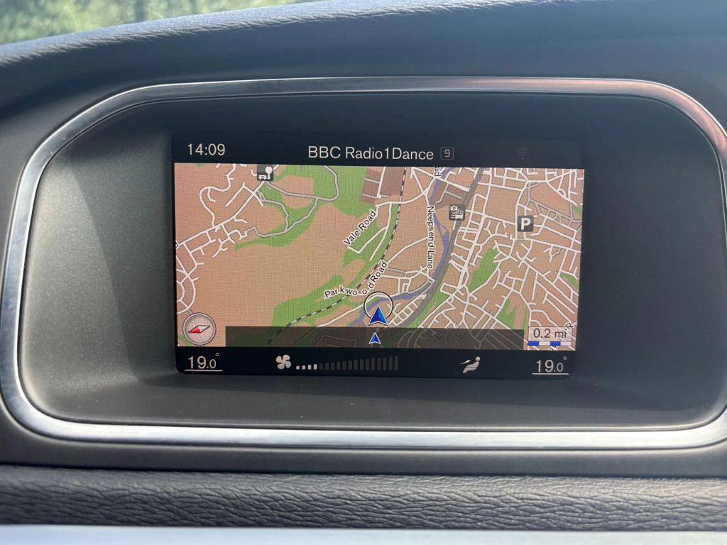 Volvo V40 2.0 T2 Momentum Nav Plus 121 Bhp Grey #20