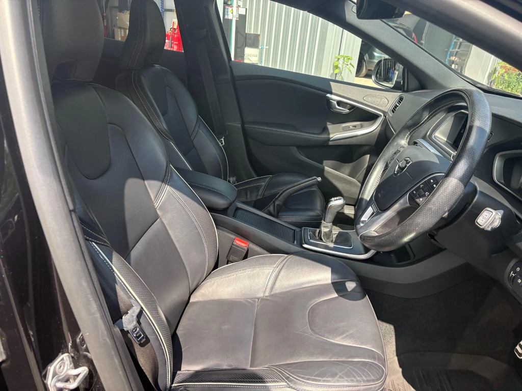 Volvo V40 2.0 T2 Momentum Nav Plus 121 Bhp Grey #9