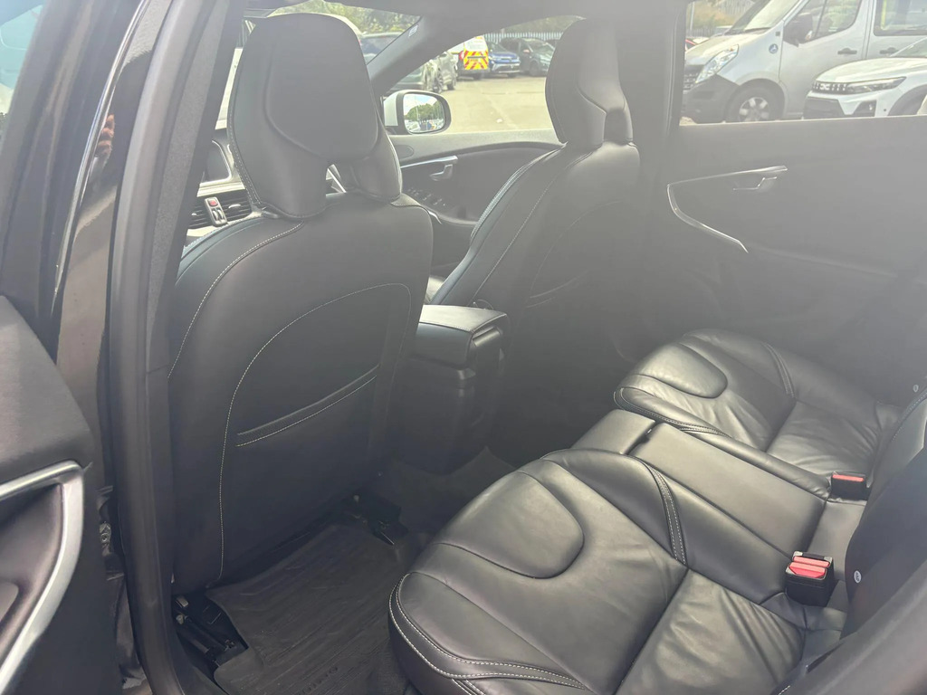 Volvo V40 2.0 T2 Momentum Nav Plus 121 Bhp Grey #35