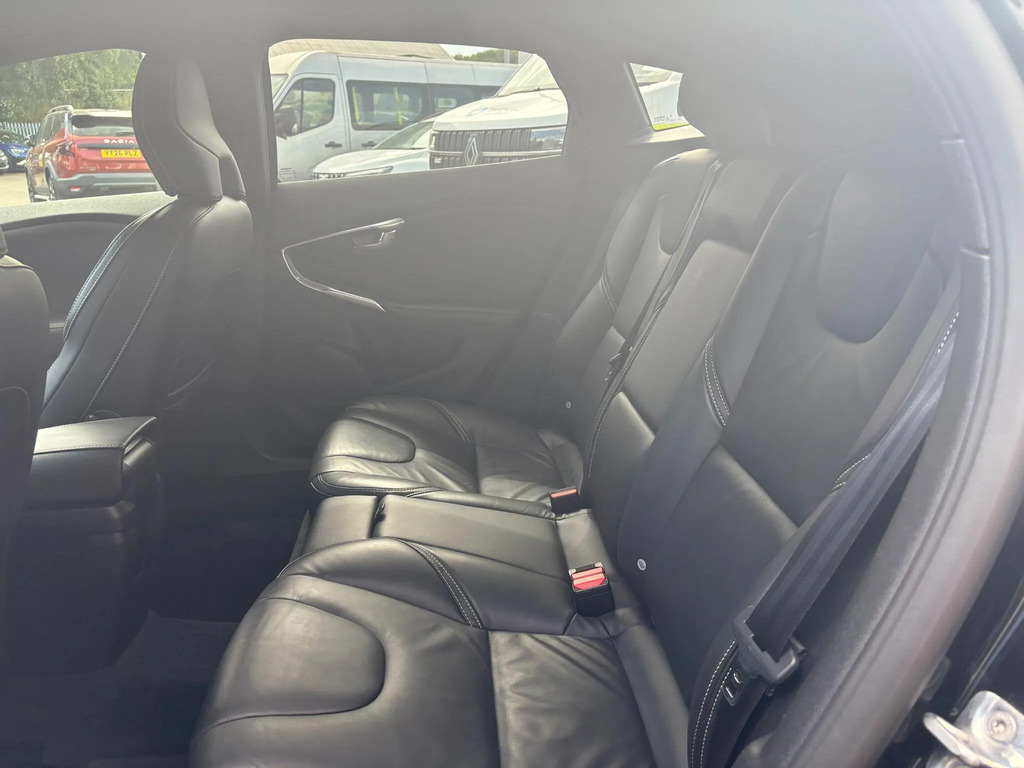 Volvo V40 2.0 T2 Momentum Nav Plus 121 Bhp Grey #34