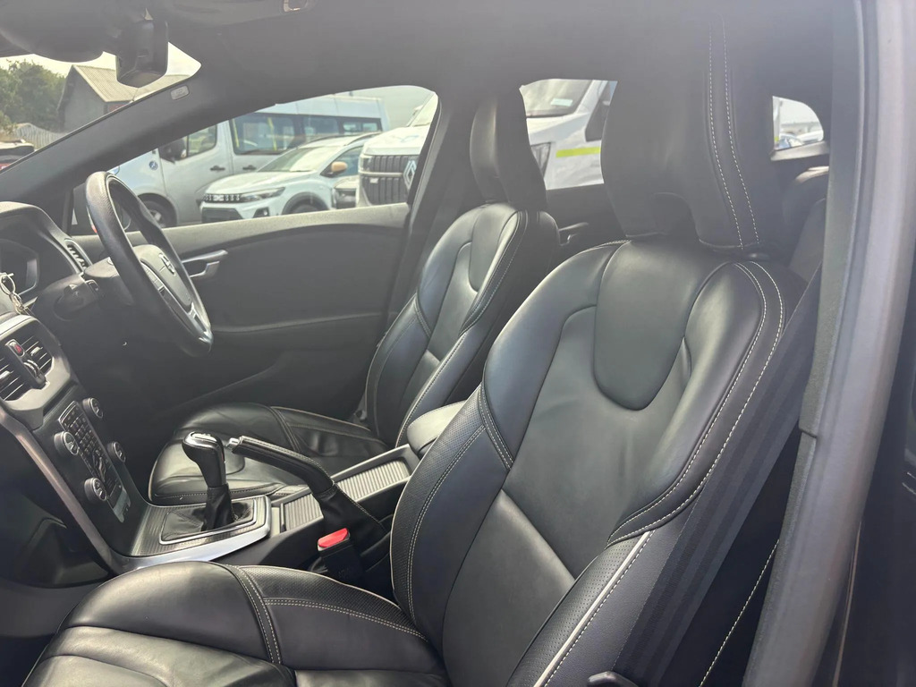 Volvo V40 2.0 T2 Momentum Nav Plus 121 Bhp Grey #12
