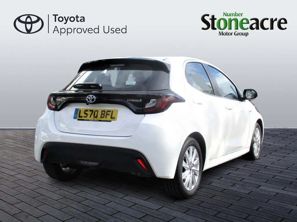 Toyota Yaris 1.5 Hybrid Icon Cvt #3