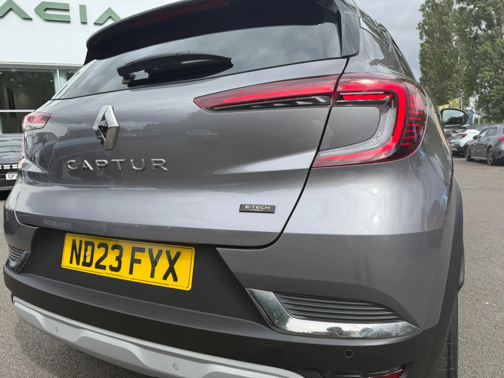 Renault Captur 1.6 E-tech Full Hybrid 145 Techno