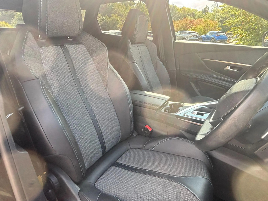 Peugeot 3008 1.2 Puretech Active Premium Eu... Red #11