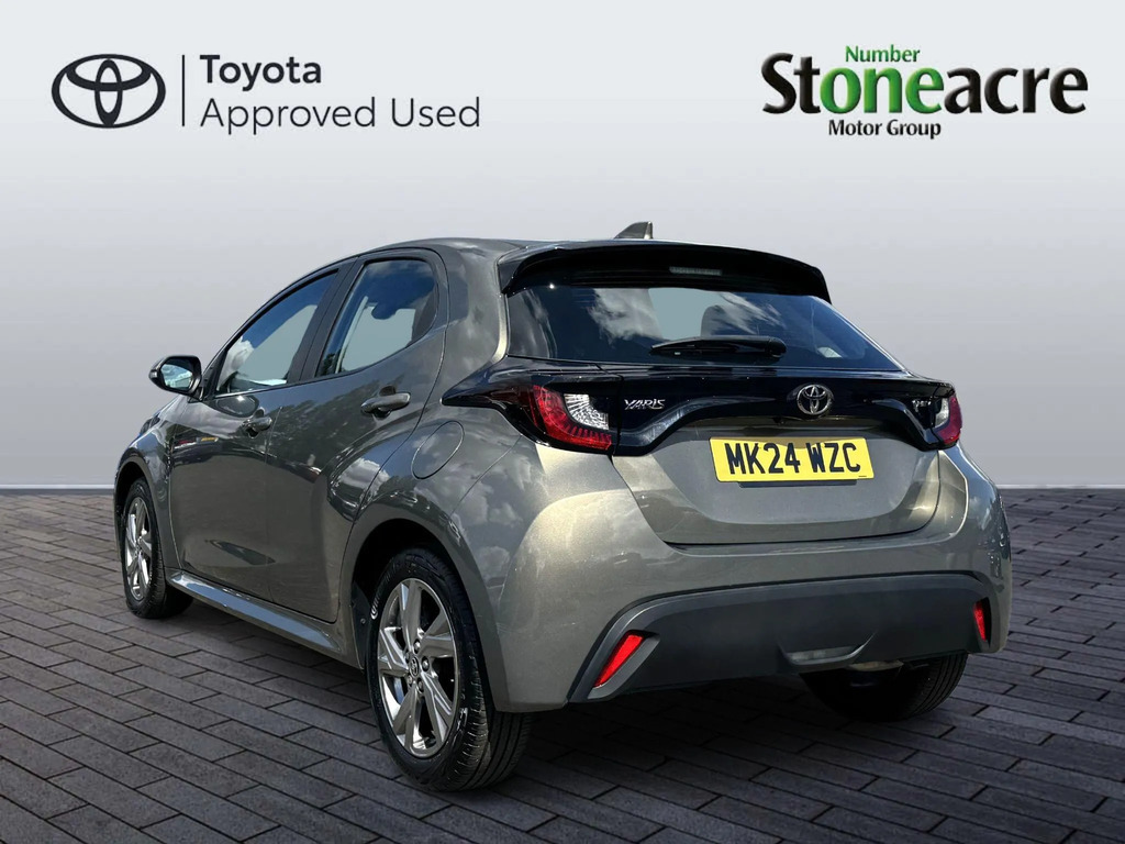 Toyota Yaris 1.5 Hybrid Icon Cvt #5