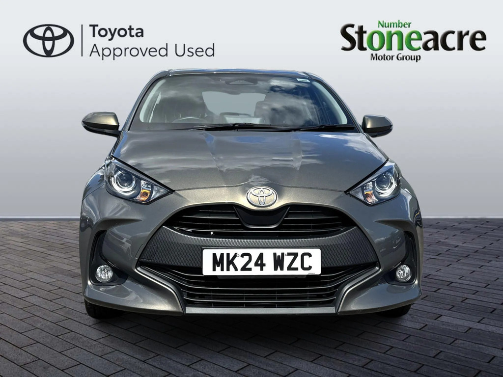 Toyota Yaris Design White #8