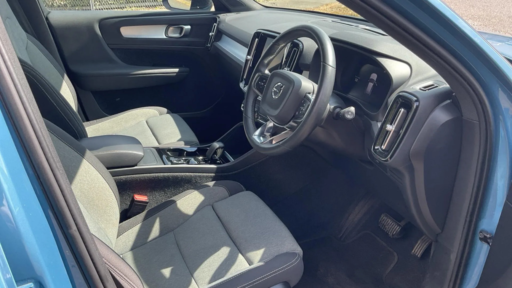Volvo XC40 2.0 B3p Plus Dark #4
