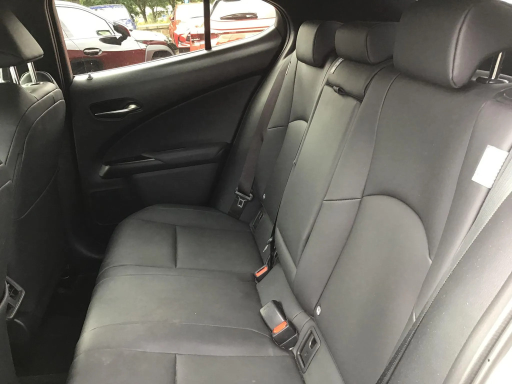Lexus UX 250H 2.0 F-sport Design Cvt