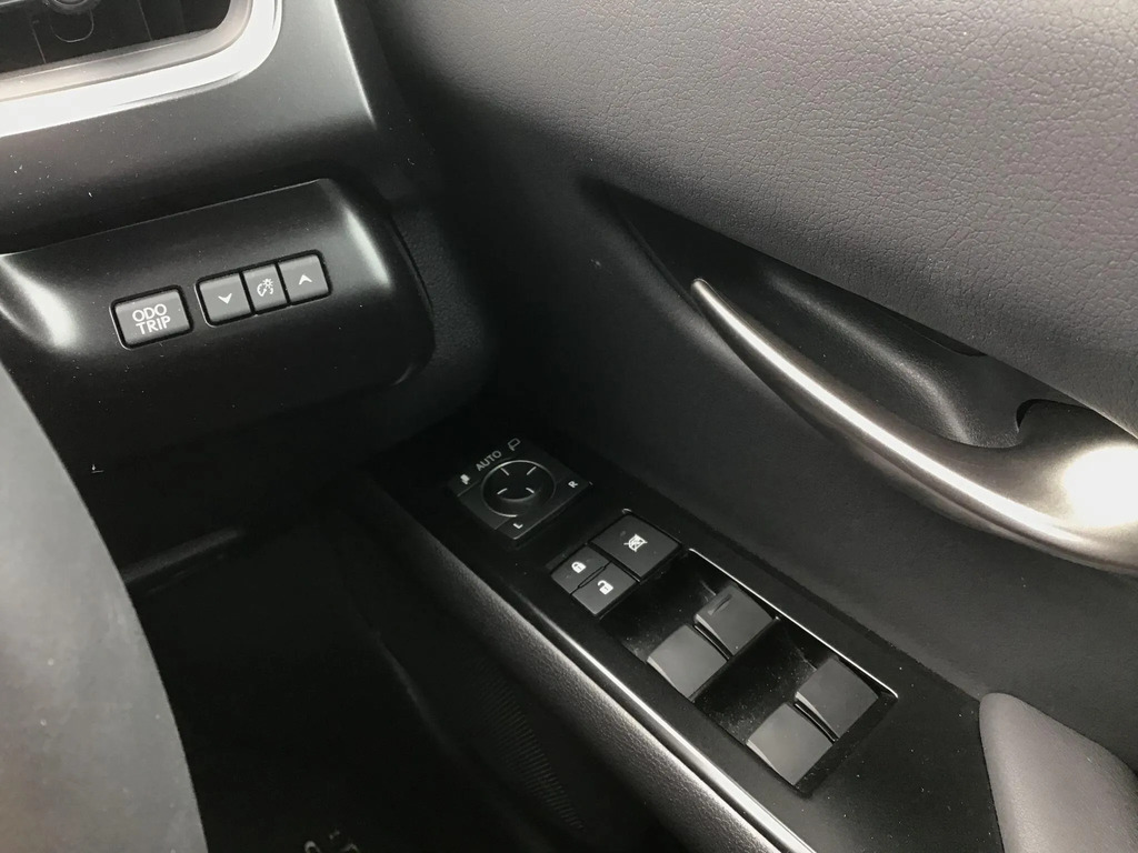 Lexus UX 250H 2.0 F-sport Design Cvt  #5