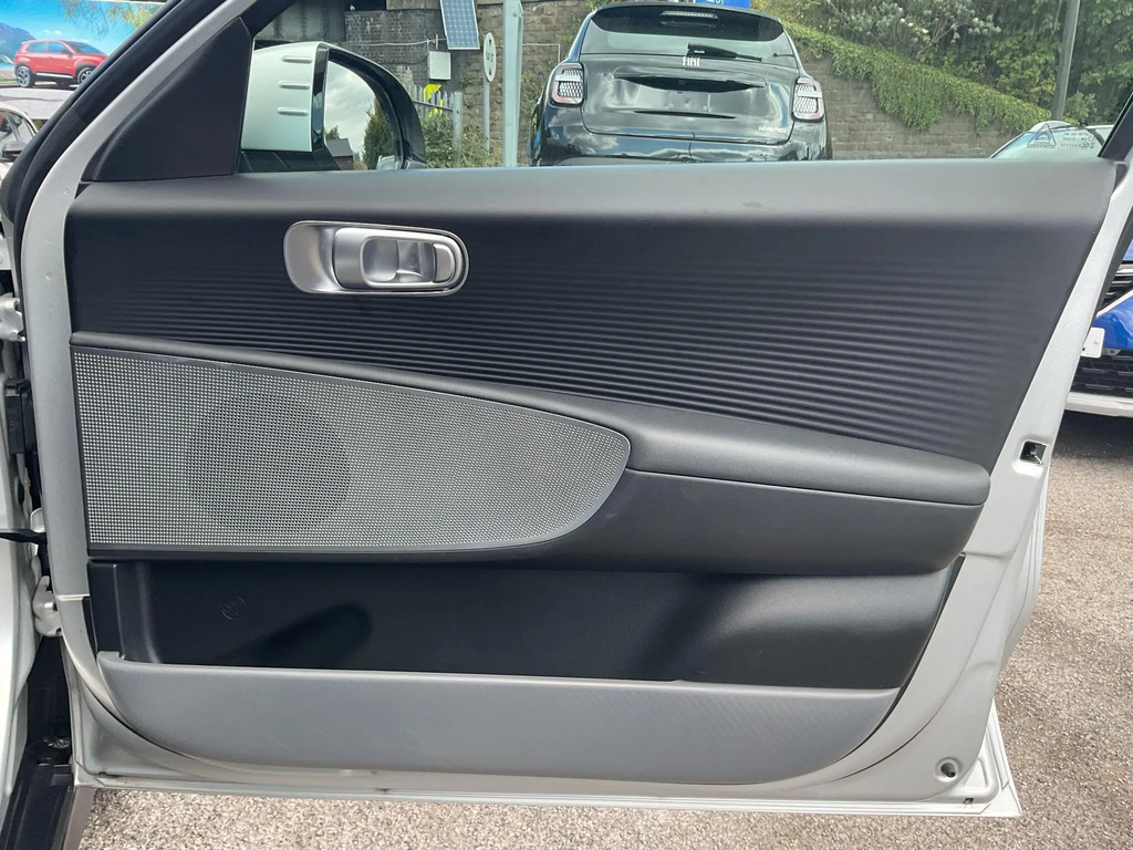 Hyundai Ioniq 6 Ultimate White #21