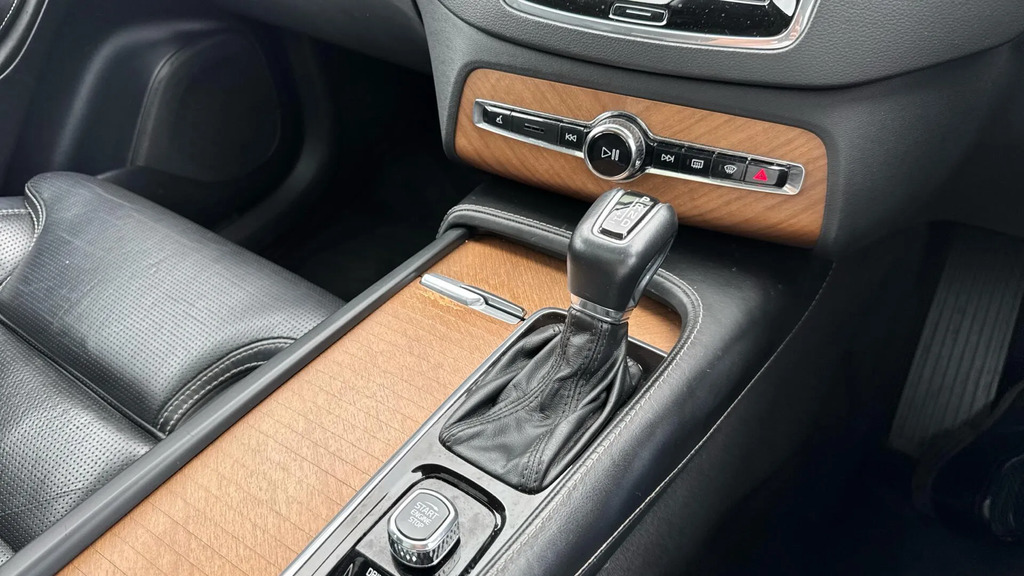 Volvo XC90 2.0 B5 R-design Awd 231 Bhp Full History White #24