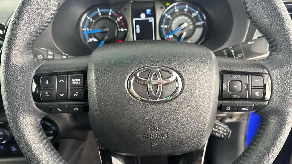 Toyota HILUX Active 2.4 Grey #13