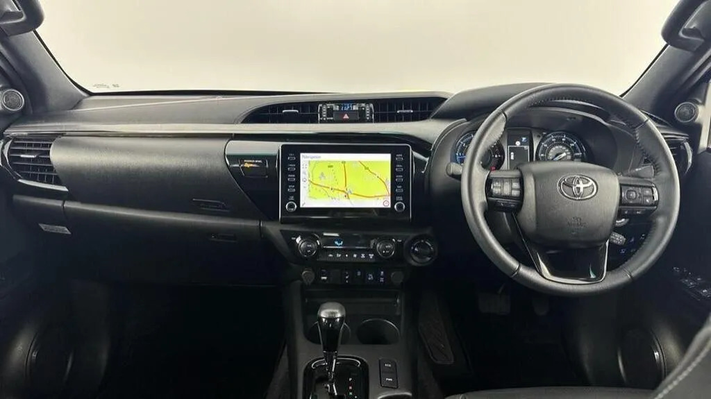 Toyota HILUX Active 2.4 Grey #9