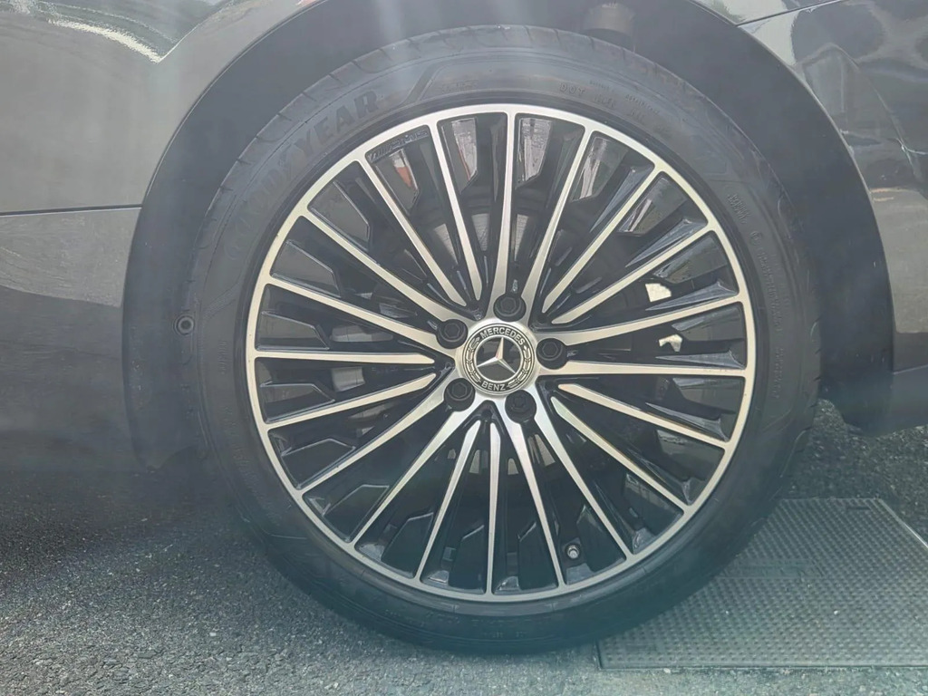 Mercedes-Benz CLE Class Cle 300 4Matic Red #23