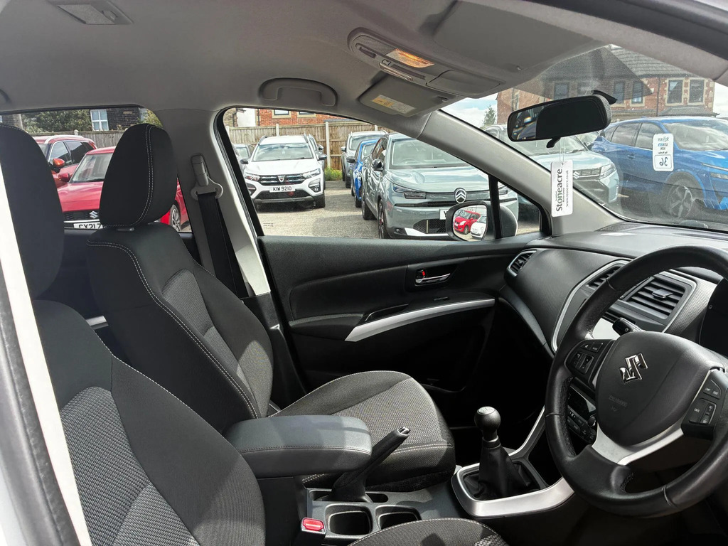 Suzuki SX4 S Cross Sz5 White #23