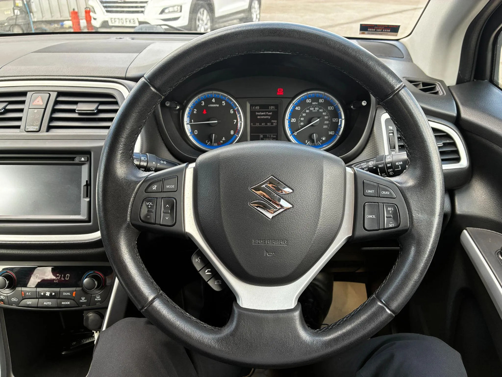 Suzuki SX4 S Cross Sz5 White #11