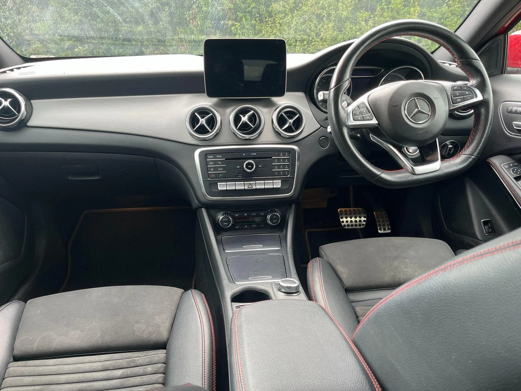 Mercedes-Benz GLA Class Gla 180 Amg Line Edition #12