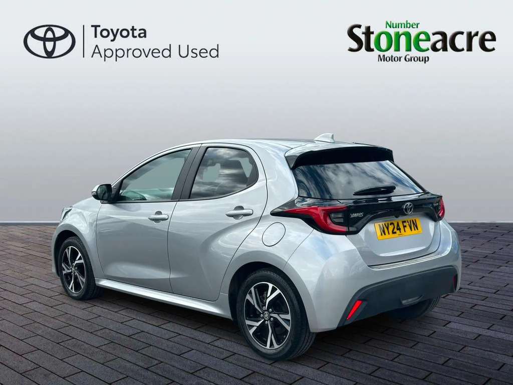 Toyota Yaris 1.5 Hybrid Design Cvt #4