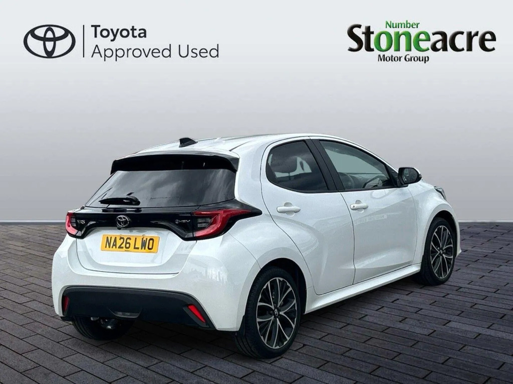 Toyota Yaris 1.5 Hybrid Design Cvt #3