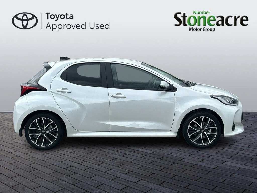 Toyota Yaris 1.5 Hybrid Design Cvt #2