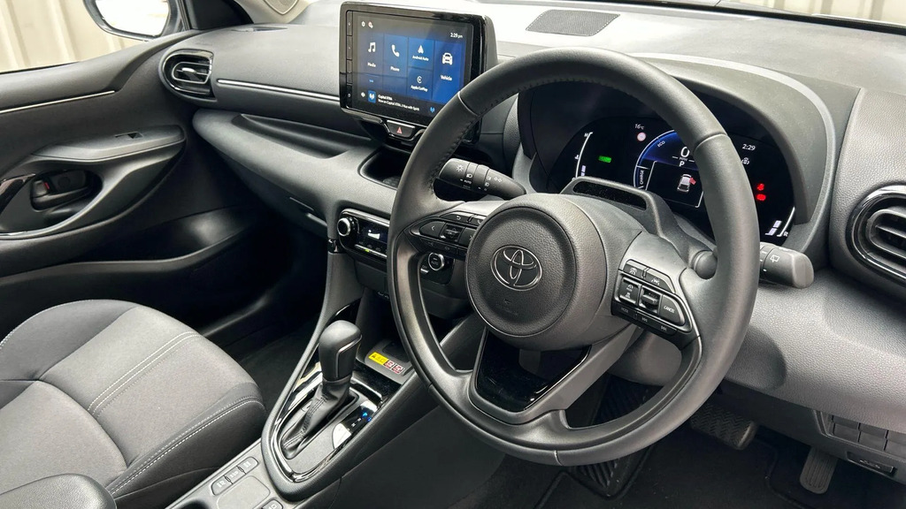 Toyota Yaris Icon Green #10