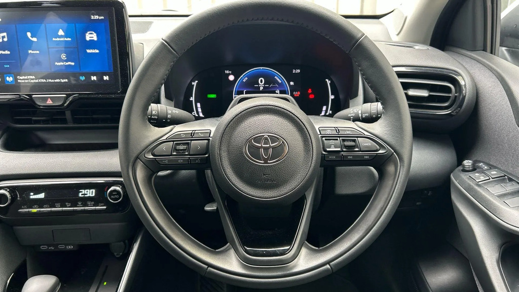 Toyota Yaris Icon Green #12