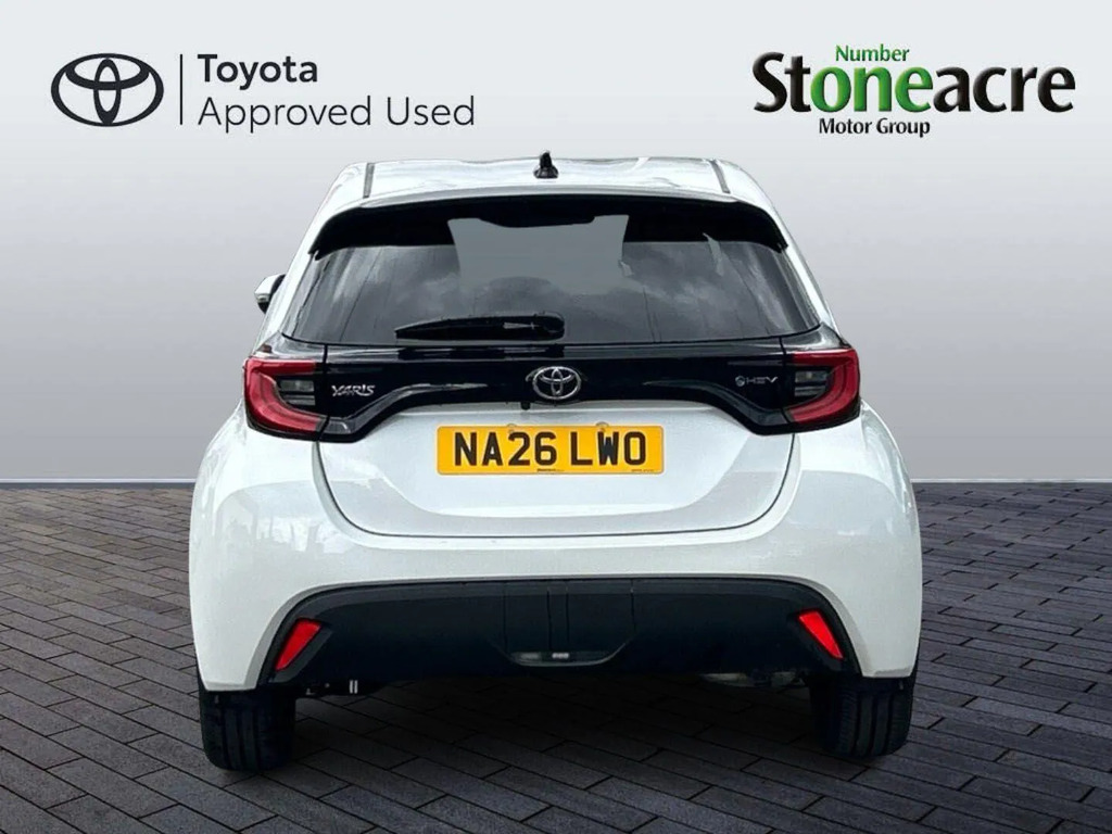 Toyota Yaris 1.5 Hybrid Design Cvt #4