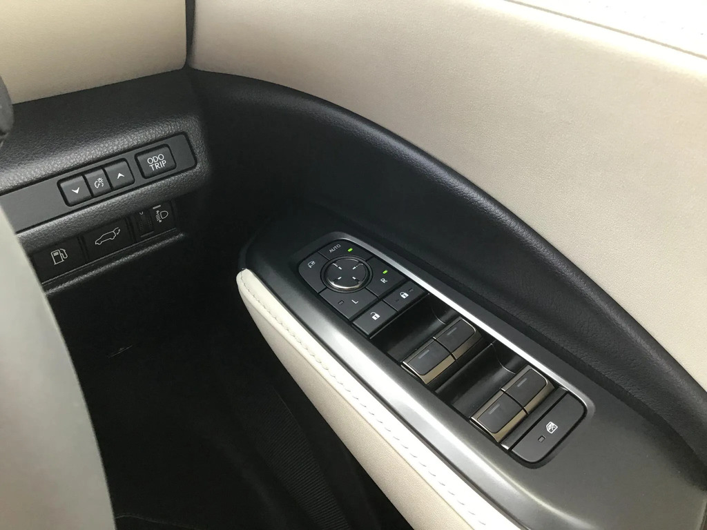Lexus LBX 1.5 Vvt-ie Premium Plus Suv Hybrid E-cv Red #19