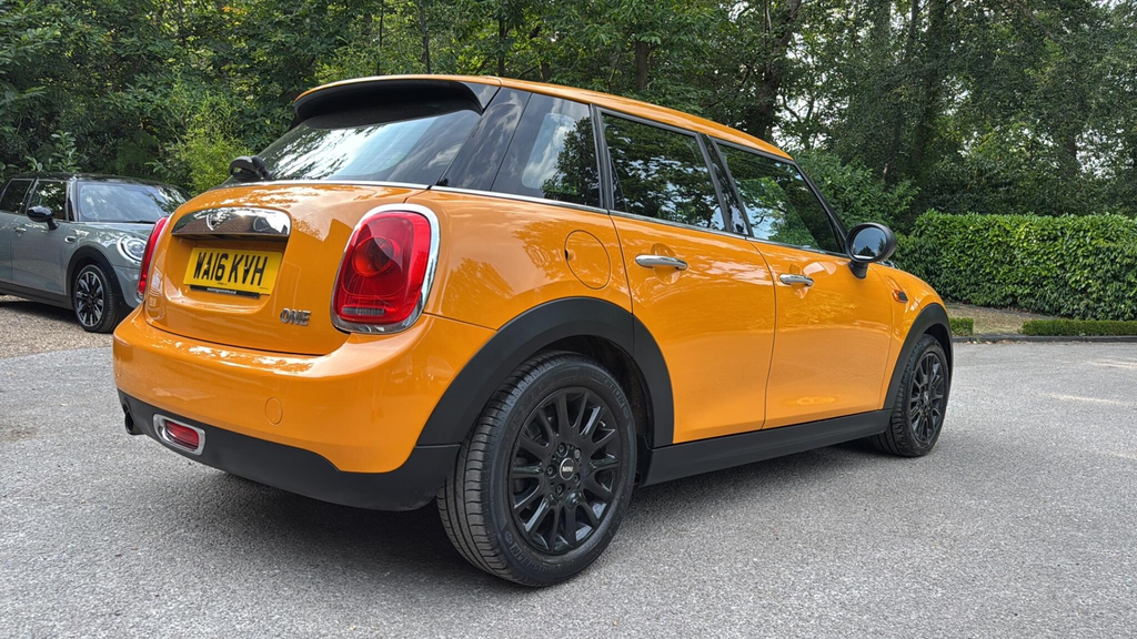 Mini Hatch 1.2 One Euro 6 Ss #3